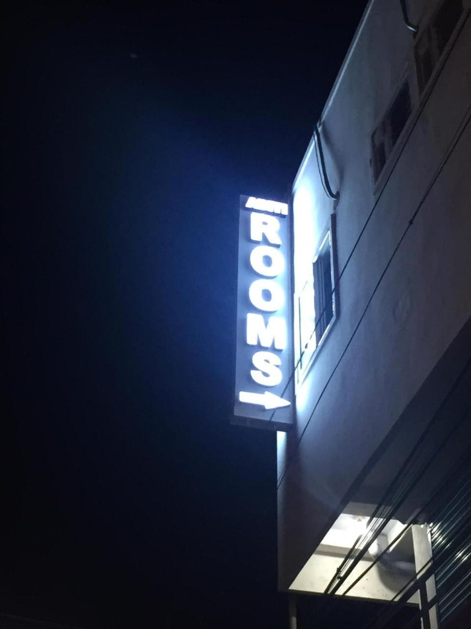 Aditi Rooms Tiruchirappalli Bagian luar foto